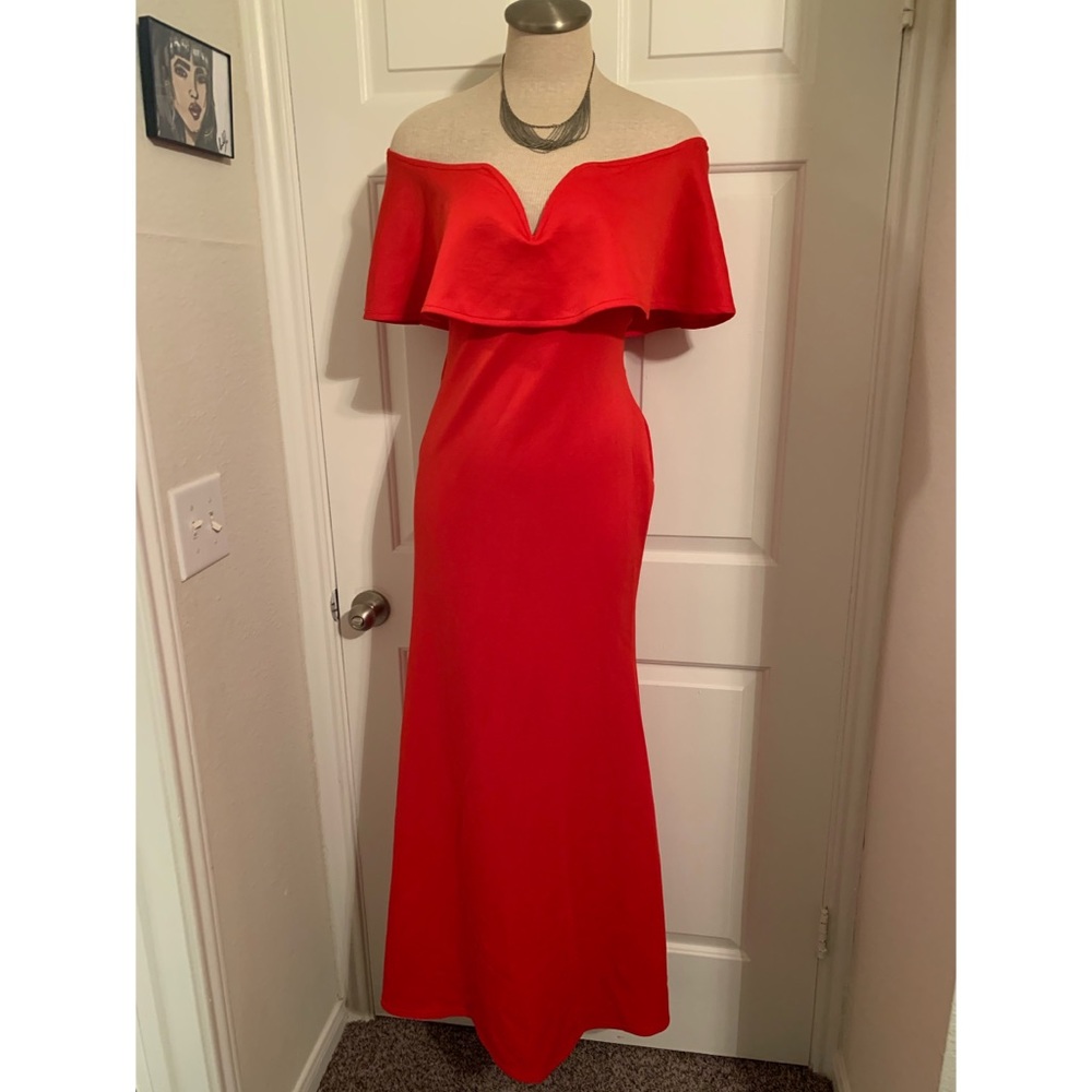 Off the shoulders red evening dress